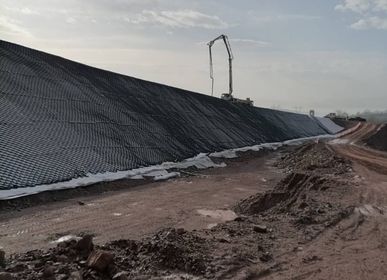 izolasyon peyzaj zeminguclendirme membran geocell geomebran çim geogrid pvc (2)